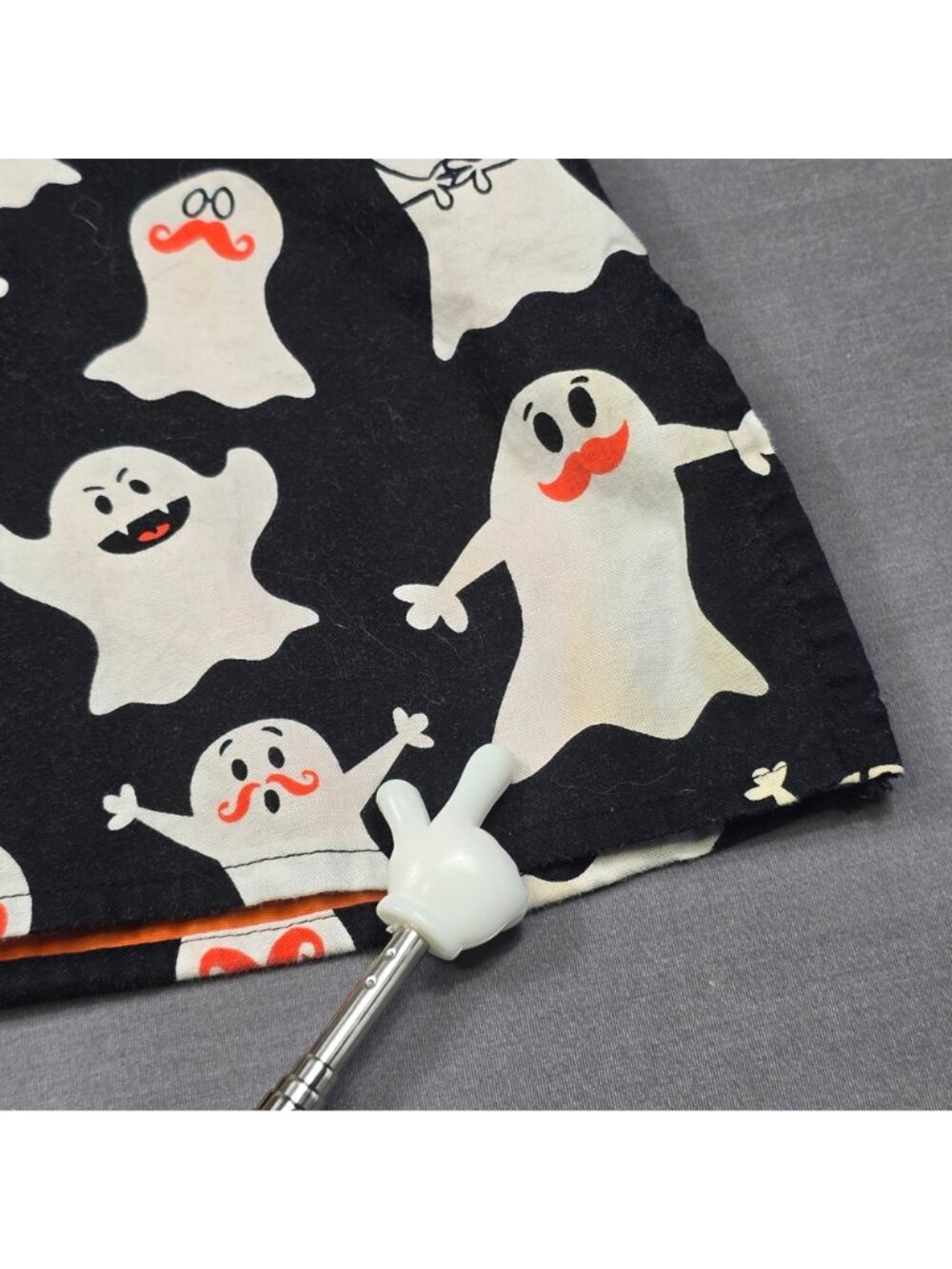 Disney & White Cross Womens Scrub Tops 3XL Halloween Ghost & Cheshire Cat - Picture 9 of 9